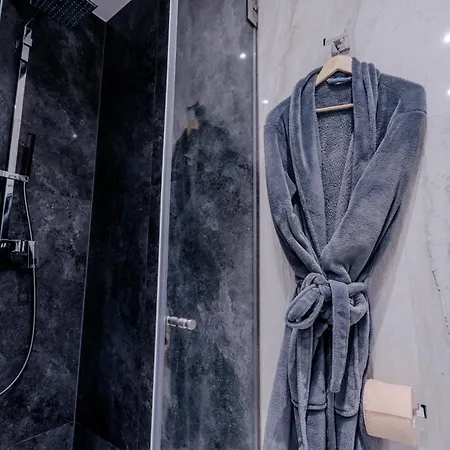 Maison Prive Luxury Penthouse Apartment *