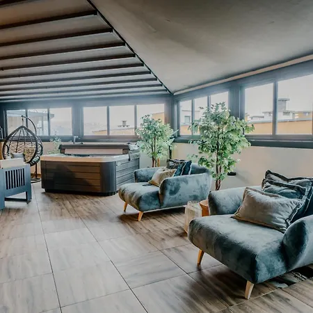 Maison Prive Luxury Penthouse *