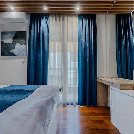 Maison Prive Luxury Penthouse Apartment