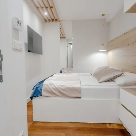 Maison Prive Luxury Penthouse Apartment *
