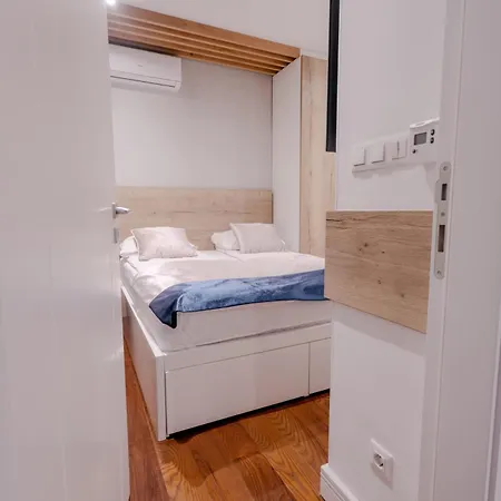 Maison Prive Luxury Penthouse Apartment *