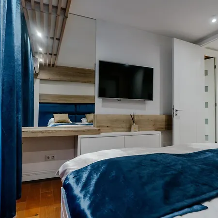 Maison Prive Luxury Penthouse Apartment