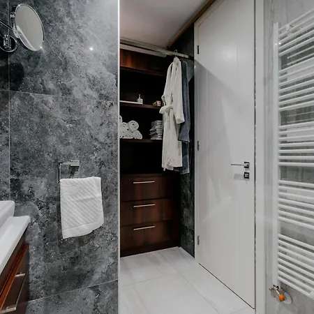 Maison Prive Luxury Penthouse 아파트 *